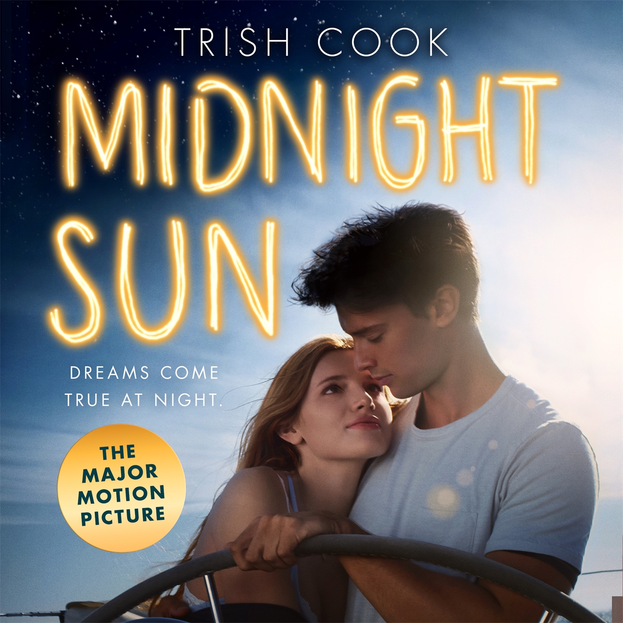 Midnight sun перевод. Полночное солнце книга. Полночное солнце обложка. Полночное солнце книга в руках. Книга Полночное солнце читать.